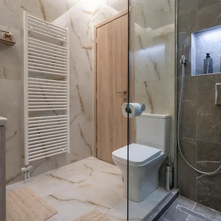 Amerikis Square 4 Persons Studio By Mps Apartment